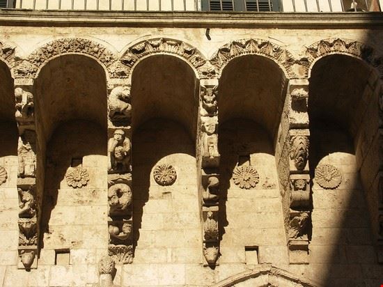 Loggia del Palazzo Balsamo - Roberto sernicola - Roberto sernicola - CC BY-SA 3.0