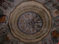 Il soffitto della cappella ottagonale del castello.