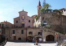 apricale piazza vittorio emanuele