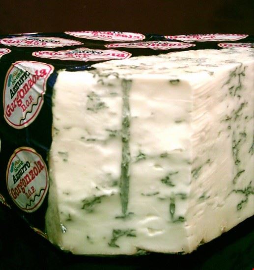  Gorgonzola Knuckles - CC BY-SA 3.0 Knuckles