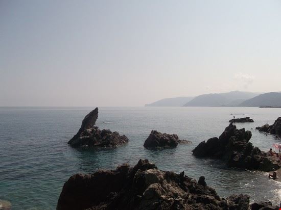  I faraglioni a San Gregorio  