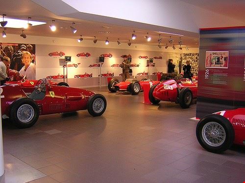Galleria Ferrari Maranello agu²! - Attribution-NonCommercial-ShareAlike (http://creativecommons.org/licenses/by-nc-sa/2.0/) agu²!