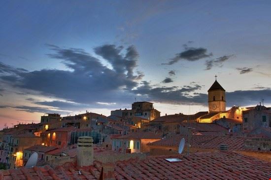 Chiesa della Santissima Annunziata Capoliveri iRubén - (CC BY 2.0) iRubén
