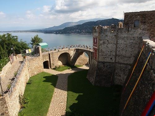 Castello Angioino Agropoli pollobarca2 - Attribution-ShareAlike License (http://creativecommons.org/licenses/by-sa/2.0/) pollobarca2