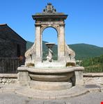 fontana castel di tora
