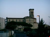 La chiesa vista di lato