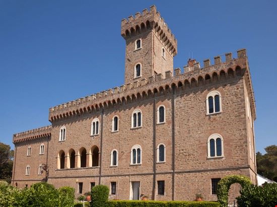 Castello Pasquini - Unukorno - Unukorno - CC BY-SA 3.0
