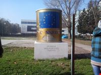 Il barattolo di aiuti umanitari