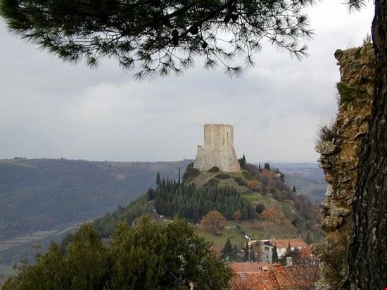 Rocca di Tentennano - Adriano - Adriano - CC BY-SA 3.0