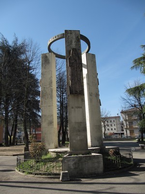 Monumento ai Caduti di Guerra - di Terra