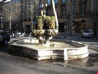 fontaine de neuf canons aix en provence