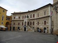 palazzo dei priori fermo