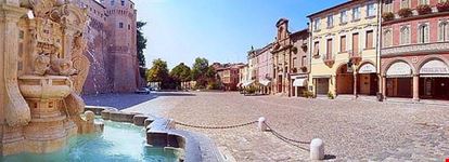  piazza del popolo e fontana masini