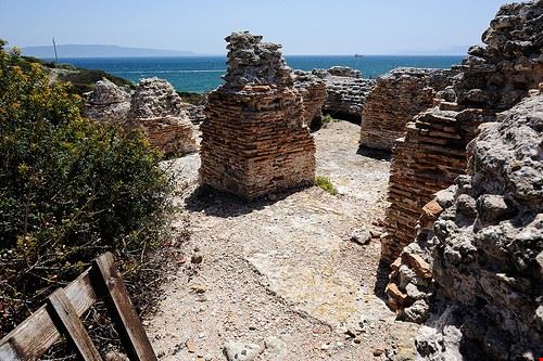 Tharros - ckOrange - ckOrange - Attribution-NonCommercial-NoDerivs (http://creativecommons.org/licenses/by-nc-nd/2.0/)