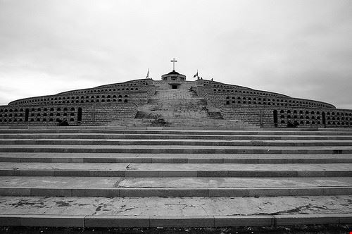 Il Sacrario del Monte Grappa Bassano del Grappa Guido Andolfato - Attribution-NonCommercial (http://creativecommons.org/licenses/by-nc/2.0/) Guido Andolfato