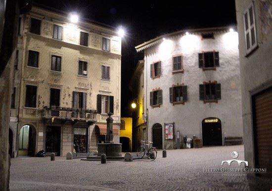 A spasso per Morbegno Già piazza 3 fontane  
