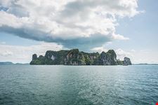  phi phi islands