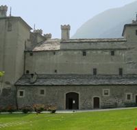 castello di issogne castello di issogne