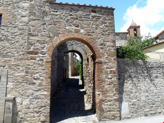 Mura di Castel del Piano