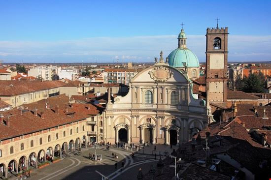 Cattedrale di Sant'Ambrogio - Alessandro Vecchi - Alessandro Vecchi - CC BY-SA 3.0