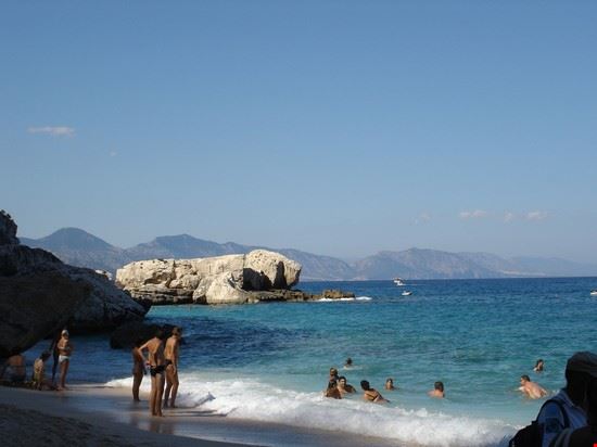 Cala Mariolu Baunei claire rowland - CC BY 2.0 claire rowland
