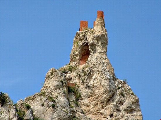 Castello di Pietrarossa - Walter Lo Cascio - Walter Lo Cascio - CC BY-SA 3.0