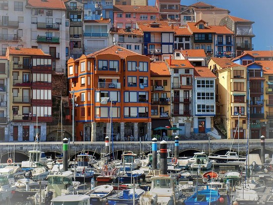 puerto turistico de bermeo