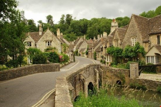  Castle Combe John Menard - CC BY-SA 2.0 John Menard