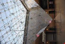 Piramide du Louvre