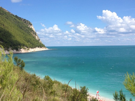 Spiaggia Sassi neri
