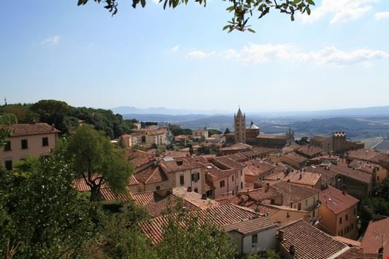 Città Vecchia e Piazza Garibaldi Massa Marittima Glen Bowman - CC BY-SA 2.0 Glen Bowman