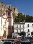 iglesia y castillo en Zahara de la Sierra