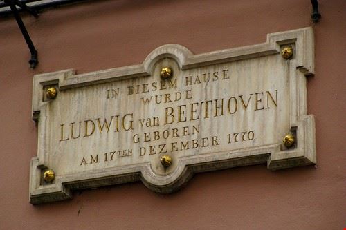  Bonn rubenvike - Attribution License (http://creativecommons.org/licenses/by/2.0/) rubenvike