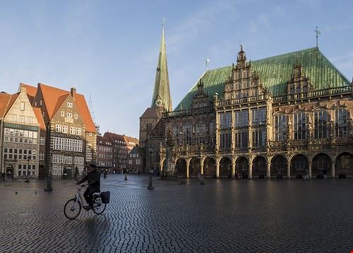  Bremen RobinTphoto (thanks for 1M views) - Attribution-NonCommercial-NoDerivs (http://creativecommons.org/licenses/by-nc-nd/2.0/) RobinTphoto (thanks for 1M views)