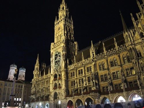 Neues Rathaus - Andras, Fulop - Andras, Fulop - Attribution-NonCommercial-ShareAlike (http://creativecommons.org/licenses/by-nc-sa/2.0/)