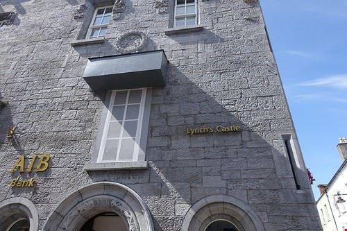 Lynchs Castle Galway petwalker49 - Attribution-NonCommercial (http://creativecommons.org/licenses/by-nc/2.0/) petwalker49