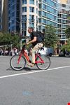  pedalando sulle piste ciclabili