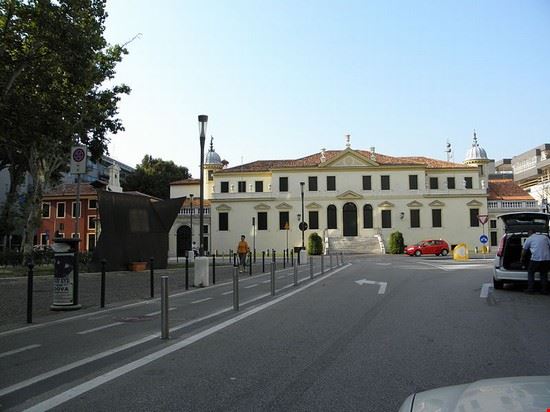  Mestre Threecharlie - https://it.wikipedia.org Threecharlie