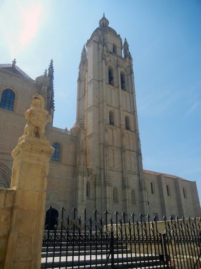  Segovia  