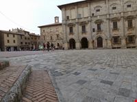 montepulciano piazza grande