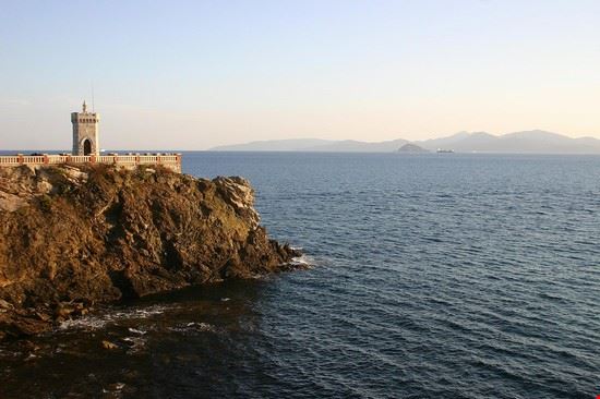 Piazza Bovio Piombino raffaele sergi - CC BY 2.0 raffaele sergi