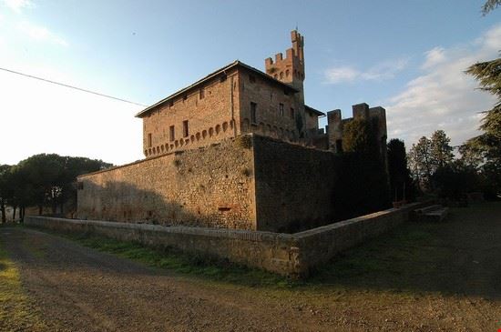 Castello di Bibbiano - Alfredo Danielli at it.wikipedia - Alfredo Danielli at it.wikipedia - CC BY-SA 2.5