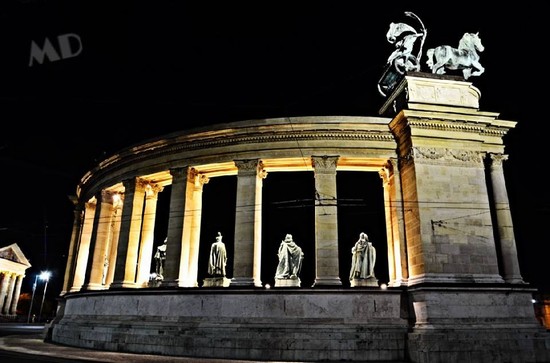 Piazza degli Eroi