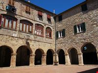 chiostro di san francesco - suvereto