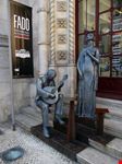 lisbona - amalia rodriguez di fronte stazione rossio