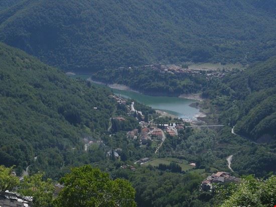 lago di vagli Lucca Garfag - CC BY-SA 3.0 Garfag