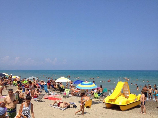 spiaggia attrezzata camping Praia Mare