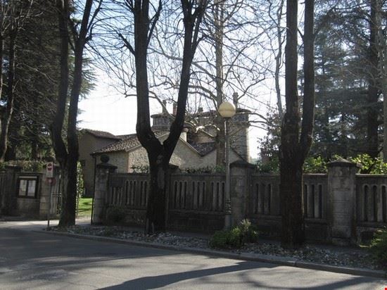  Fornaci viste da Via Vittorio Veneto .
Nella foto anche l' ingresso all' area della sede del comune di Ponte dell' Olio .  