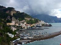 Vista di Amalfi dalla costiera