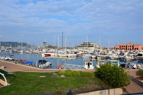 Il porto turistico.
